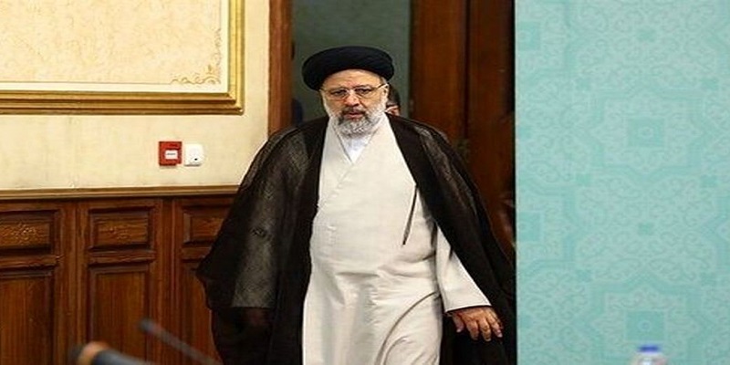 حرکت ابراهیم رئیسی با چراغهای خاموش حرکت ابراهیم رئیسی با چراغهای خاموش