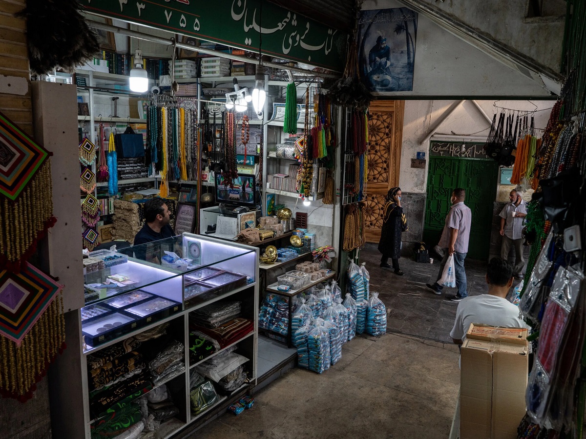 آثار تحریم، سوء مدیریت و کرونا: همه به جز ثروتمندان شرایط شان بدتر شده آثار تحریم، سوء مدیریت و کرونا: همه به جز ثروتمندان شرایط شان بدتر شده