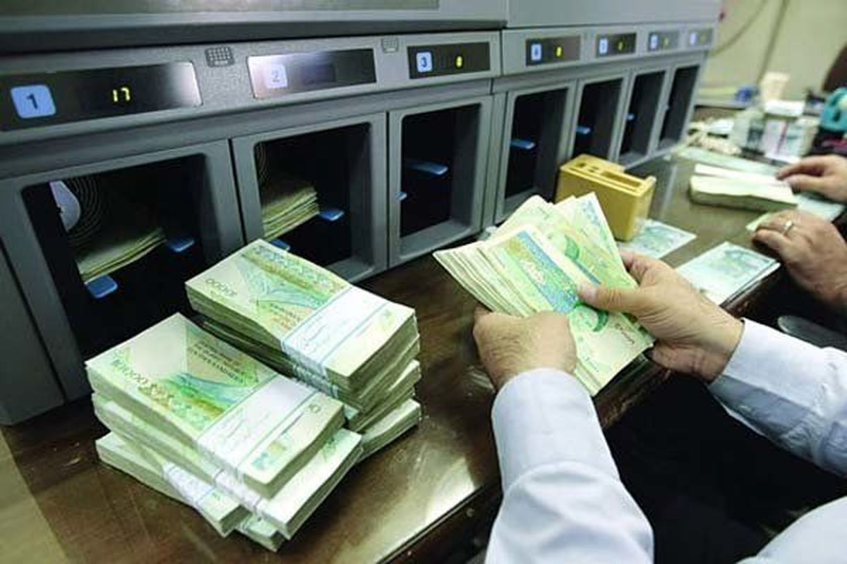 روزنامه اصولگرا: اسامی منتشرشده، خرده بدهکاران بانکی هستند؛ نام «بدهکاران بزرگ» منتشر نشده روزنامه اصولگرا: اسامی منتشرشده، خرده بدهکاران بانکی هستند؛ نام «بدهکاران بزرگ» منتشر نشده