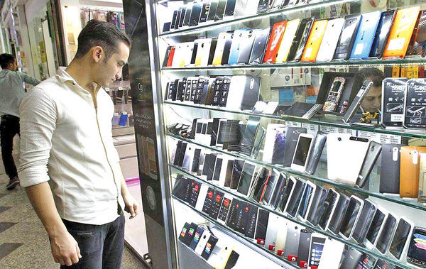 رد پای حذف ارز 4200تومانی در بازار تلفن همراه رد پای حذف ارز 4200تومانی در بازار تلفن همراه