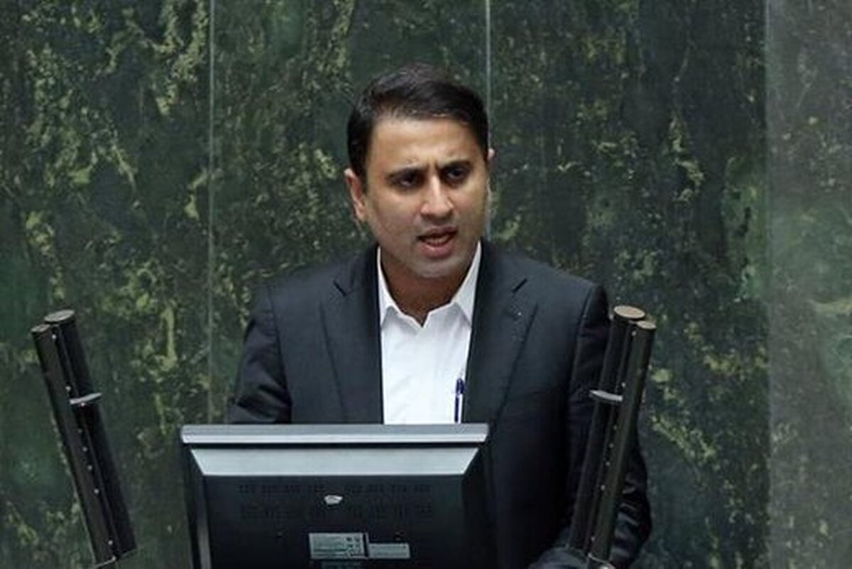 آقای رئیسی؛ حداقل ۷ صفحه از برنامه ۷ هزار صفحهای که گفتید رو کنید ببینیم چی هست! آقای رئیسی؛ حداقل ۷ صفحه از برنامه ۷ هزار صفحهای که گفتید رو کنید ببینیم چی هست!
