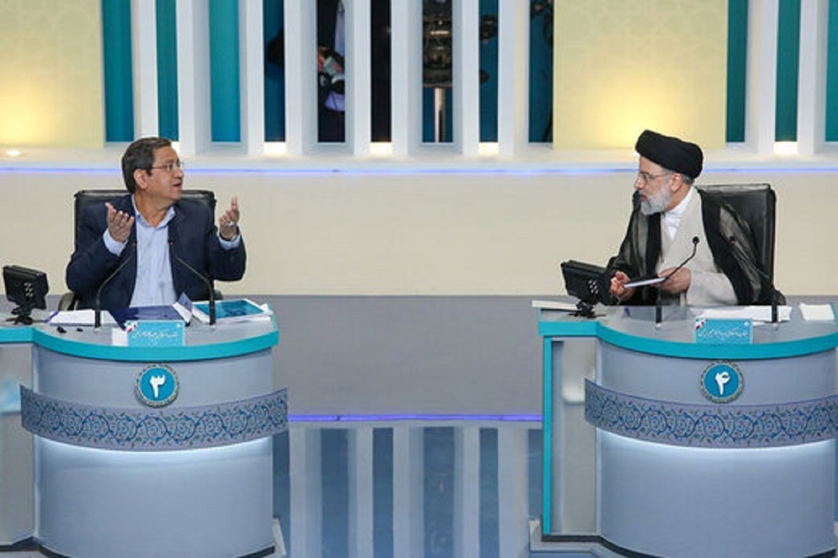 ویدئویی جنجالی از مناظره انتخاباتی رئیسی و همتی درباره فیلترینگ! ویدئویی جنجالی از مناظره انتخاباتی رئیسی و همتی درباره فیلترینگ!