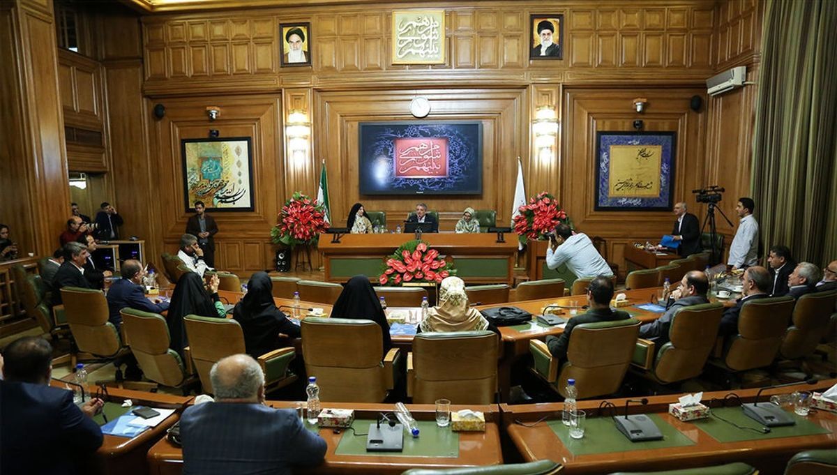 شکاف در شورای شهر تهران شکاف در شورای شهر تهران