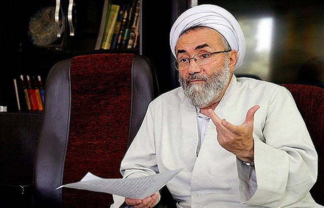 جمهوری اسلامی زیر تیغ اصولگرایان جمهوری اسلامی زیر تیغ اصولگرایان