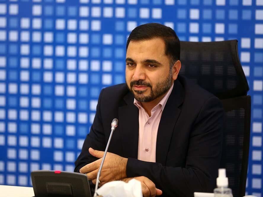 وزیر ارتباطات: تعرفه&zwnj;های اینترنت باید اصلاح شوند؛ اپراتورها می گویند همه چیز گران شده به جز اینترنت