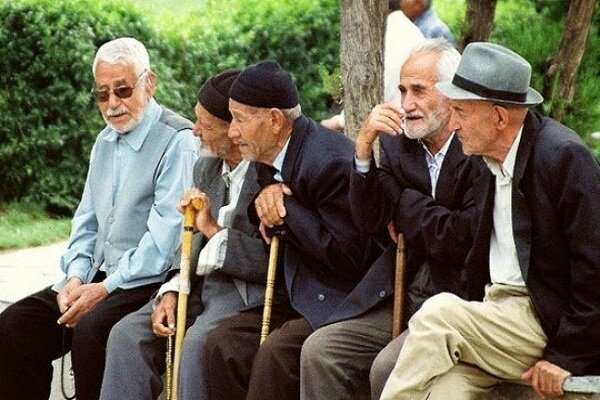 نارضایتی بازنشستگان از عدم افزایش حقوق/ قانون را زیر پا نگذارید نارضایتی بازنشستگان از عدم افزایش حقوق/ قانون را زیر پا نگذارید