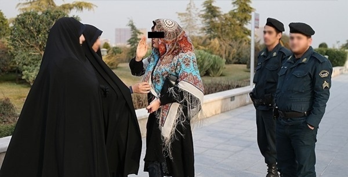 تابستان داغ و دستورهای جنجالی درباره زنان؛ در مشهد چه خبر است؟ تابستان داغ و دستورهای جنجالی درباره زنان؛ در مشهد چه خبر است؟