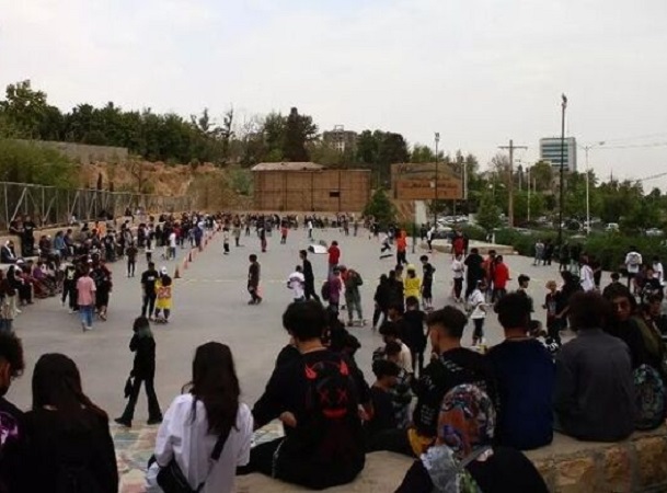 فرماندار شیراز: ۵ نفر در خصوص تجمع بلوار چمران در بازداشت هستند؛ ۳ نفر از عوامل موثر در این تجمع و ۲ مسئول ورزشی / هیچ نوجوانی در بازداشت نیست فرماندار شیراز: ۵ نفر در خصوص تجمع بلوار چمران در بازداشت هستند؛ ۳ نفر از عوامل موثر در این تجمع و ۲ مسئول ورزشی / هیچ نوجوانی در بازداشت نیست