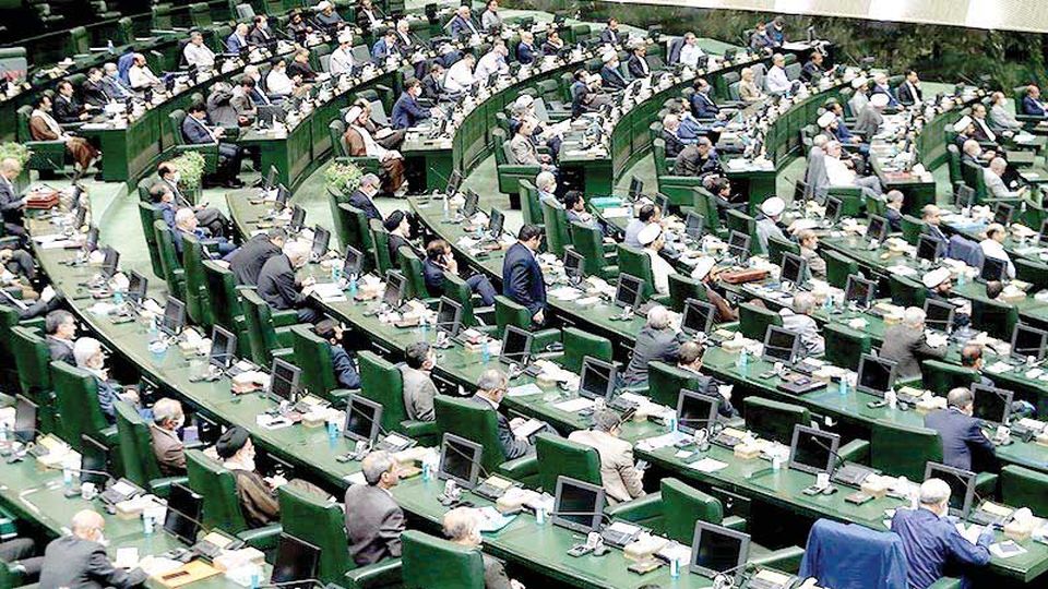وزیر ضعیف بهتر از سرپرست غیرپاسخ&zwnj;گو؟