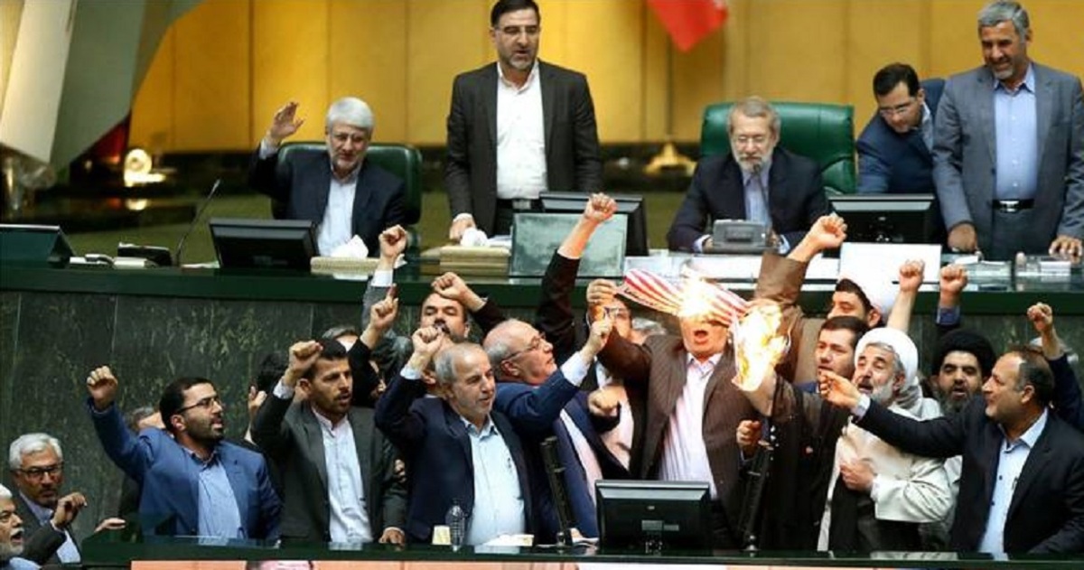 ذوالنوری، نماینده مجلس: اگر شرایط پیش بیاید باز هم برجام را آتش می&zwnj;زنم/ ما برای یک توافق قیمتی به مذاکره می&zwnj;رویم