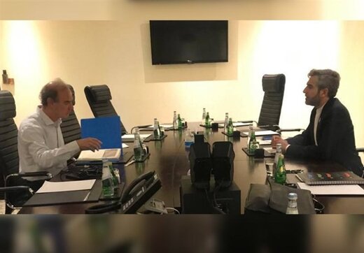 انتقاد روزنامه رسالت از پنهانکاری در مذاکرات برجام/ تا زمانی که این اتاق تاریک باقی بماند، غرب درصدد سیطره است انتقاد روزنامه رسالت از پنهانکاری در مذاکرات برجام/ تا زمانی که این اتاق تاریک باقی بماند، غرب درصدد سیطره است