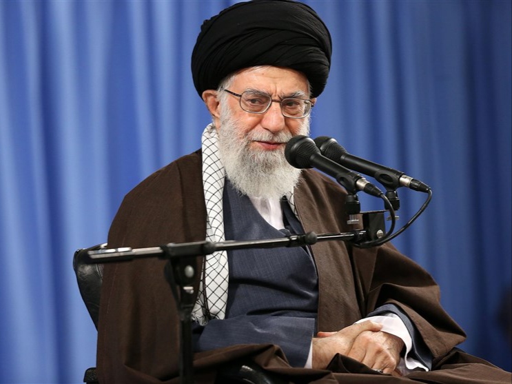رهبر معظم انقلاب: وقتی در وسط یک حادثه هستیم درست نمی&zwnj;شود ابعاد آن را شناخت