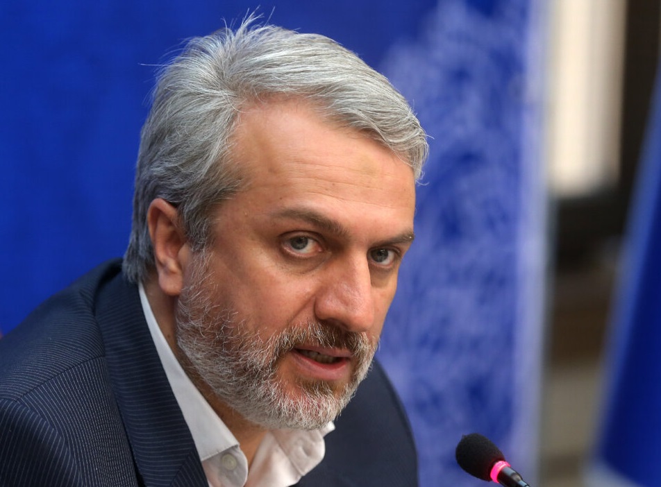 وزیر صنعت: اگر قیمت خودروهای وارداتی بیش از قیمت آن در خارج از کشور باشد، این مابه&zwnj;التفاوت در قالب سود بازرگانی به خزانه دولت واریز می&zwnj;شود تا هیچ رانتی برای واردکنندگان ایجاد نشود