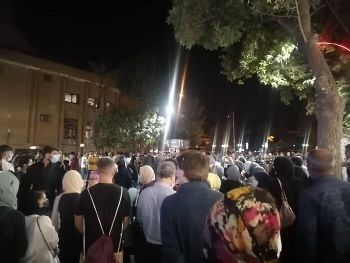 وزارت کشور: با برگزاری تجمعات خیابانی موافق نیستیم / سوء استفاده معاندان از هر گونه تجمع در شرایط فعلی قطعی است / در کنار مباشران و عاملان میدانی، طراحان و محرکان این وضعیت نیز باید تحت تعقیب قرار بگیرند وزارت کشور: با برگزاری تجمعات خیابانی موافق نیستیم / سوء استفاده معاندان از هر گونه تجمع در شرایط فعلی قطعی است / در کنار مباشران و عاملان میدانی، طراحان و محرکان این وضعیت نیز باید تحت تعقیب قرار بگیرند