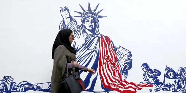 میان ایران و آمریکا چه خبر است؟/ توافق موقت تهران - واشنگتن شکننده است/ آتش بس موقت میان ایران و آمریکا در سوریه و عراق میان ایران و آمریکا چه خبر است؟/ توافق موقت تهران - واشنگتن شکننده است/ آتش بس موقت میان ایران و آمریکا در سوریه و عراق