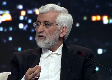جلیلی به جای پاسخ به سوالات، به دولت روحانی حمله کرد/ دولت گفت من برنامه نمی نویسم! جلیلی به جای پاسخ به سوالات، به دولت روحانی حمله کرد/ دولت گفت من برنامه نمی نویسم!