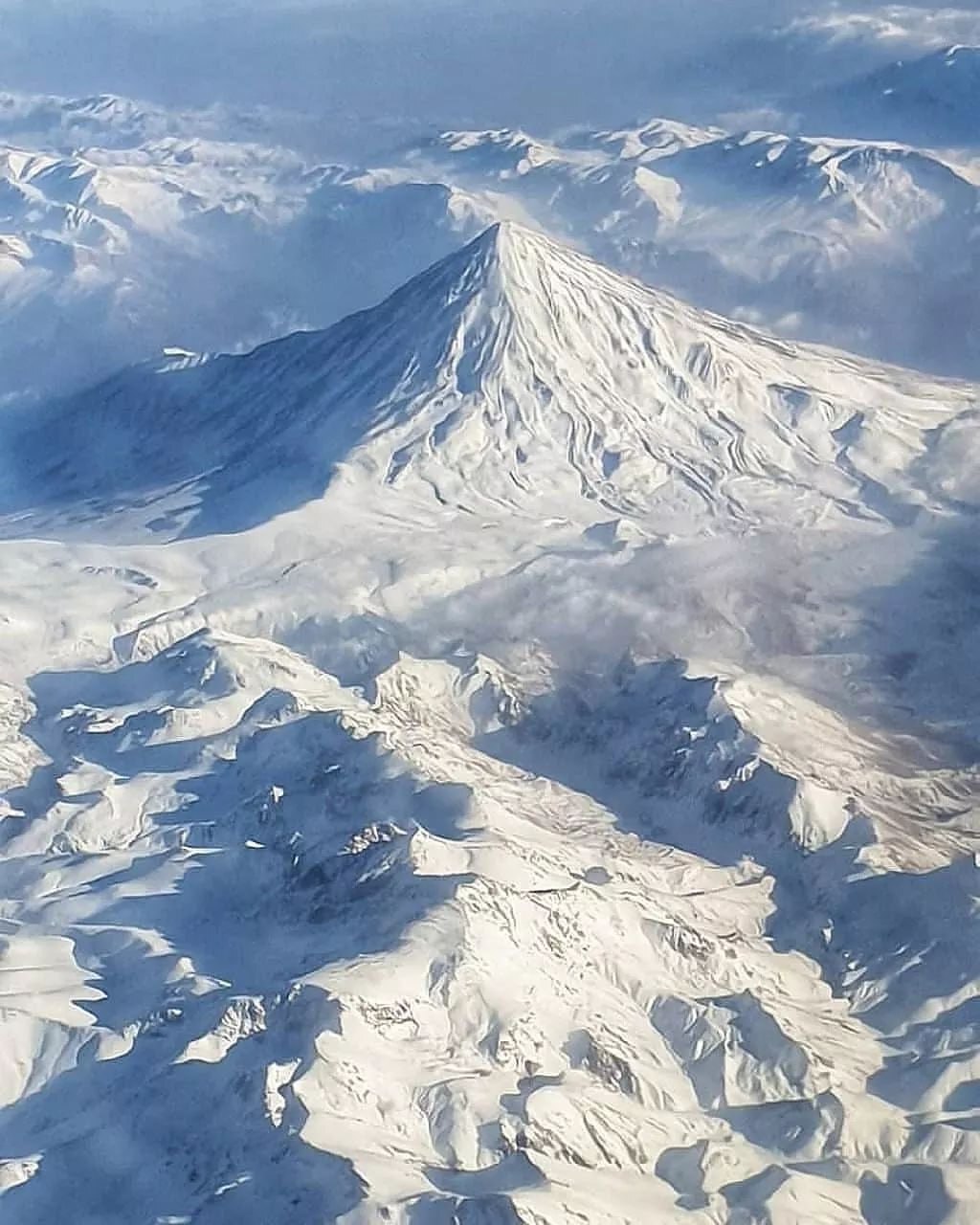 تصویری متفاوت از دماوند برفی