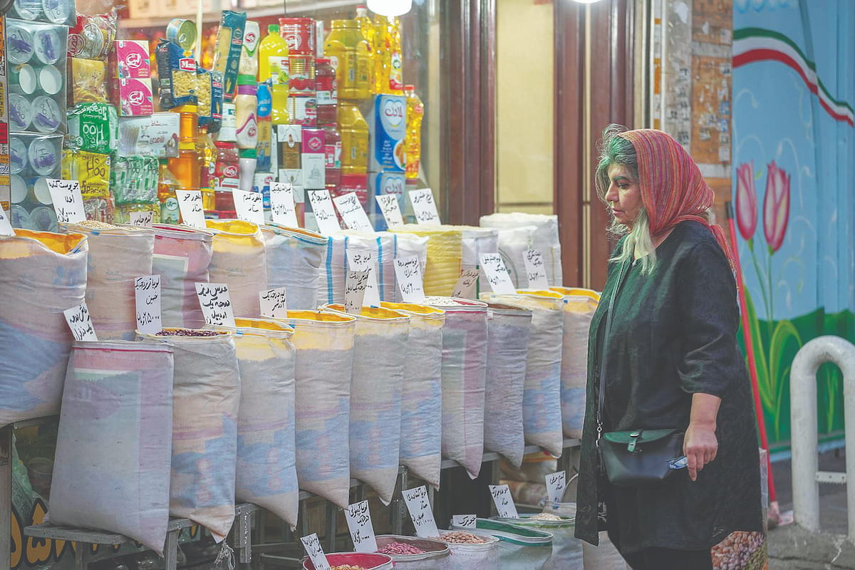پول هست فروشگاه مواد غذایی خالی است و زمانی که پول نداریم فروشگاهها پر هستند! پول هست فروشگاه مواد غذایی خالی است و زمانی که پول نداریم فروشگاهها پر هستند!