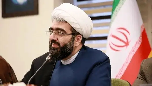 اخراج بخاطر تذکر حجاب! اخراج بخاطر تذکر حجاب!