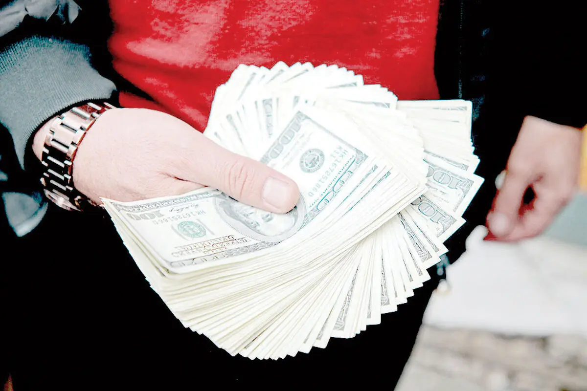 دولت با دلار ۲۰۰ هزار تومانی چه فکری خواهد کرد؟ دولت با دلار ۲۰۰ هزار تومانی چه فکری خواهد کرد؟