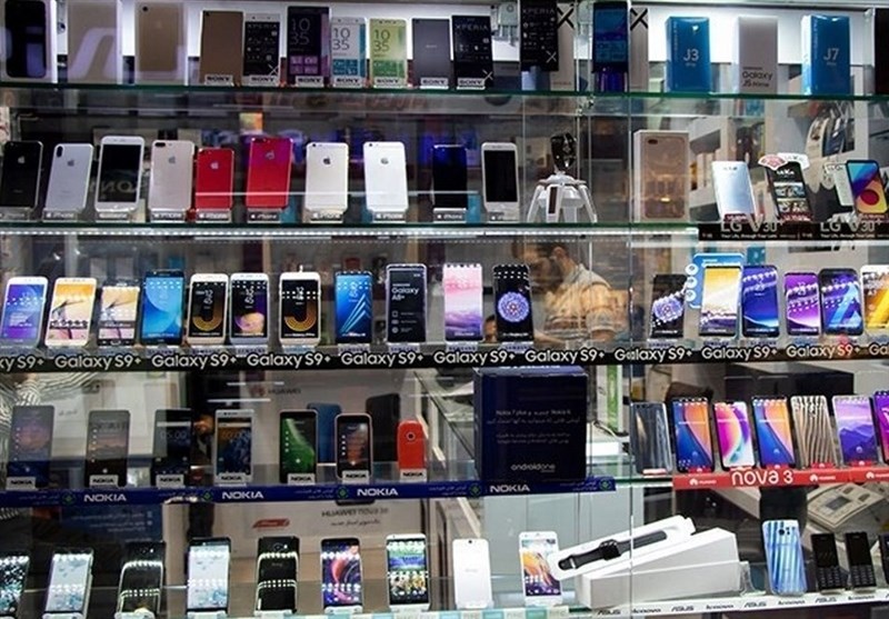 بازار موبایل زیر تیغ دلار
