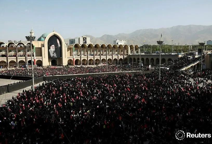 رویترز از وداع زنان با رهبر شهید میگوید! رویترز از وداع زنان با رهبر شهید میگوید!
