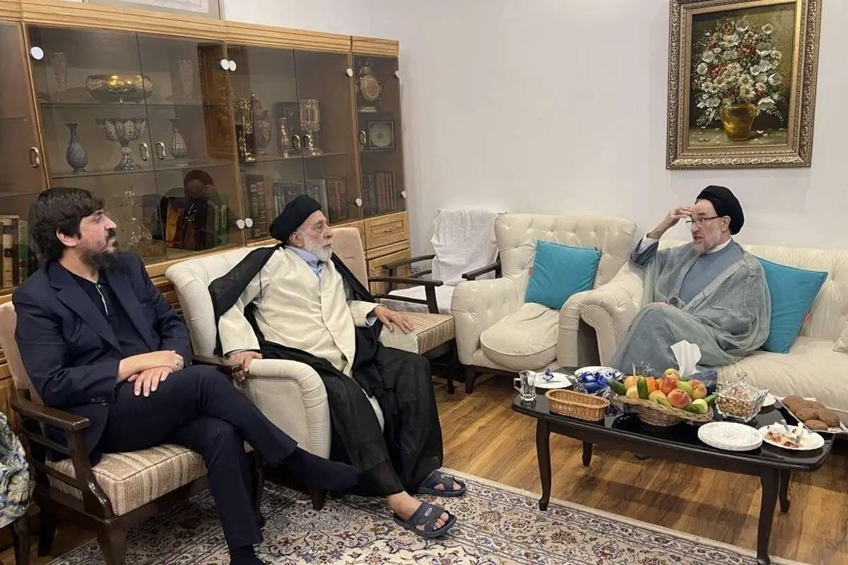 جزئیات دیدار سید محمد خاتمی با هادی خامنهای جزئیات دیدار سید محمد خاتمی با هادی خامنهای