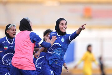 واکنش ستاره استقلال به پخش زنده فوتبال زنان واکنش ستاره استقلال به پخش زنده فوتبال زنان
